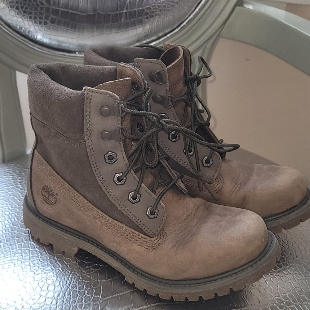 6-Inch premium d-ring Timberland boots size 7